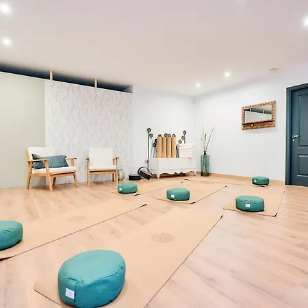 Stunning With Heated Infinity Pool *