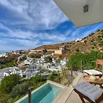 Villa Stunning With Sea View And Pool