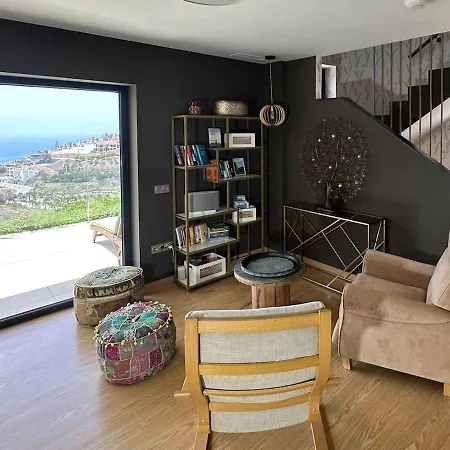 Stunning With Heated Infinity Pool Villa *