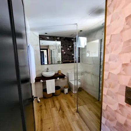 Stunning With Heated Infinity Pool * Torrox