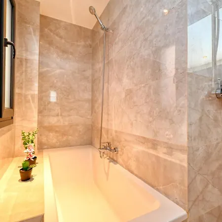 Villa Stunning With Sea View And Pool