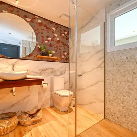 Stunning With Sea View And Pool