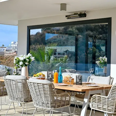 Villa Stunning With Sea View And Pool